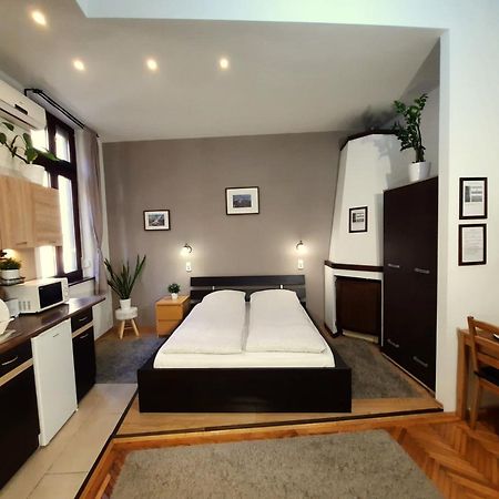Central Gold Apartment Budapest Ngoại thất bức ảnh