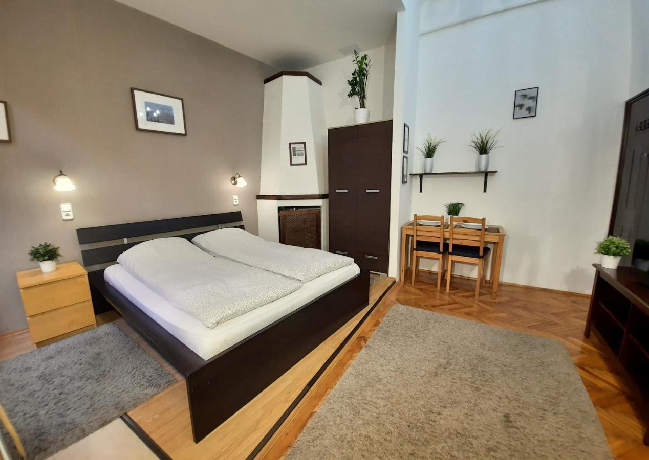 Central Gold Apartment Budapest Ngoại thất bức ảnh