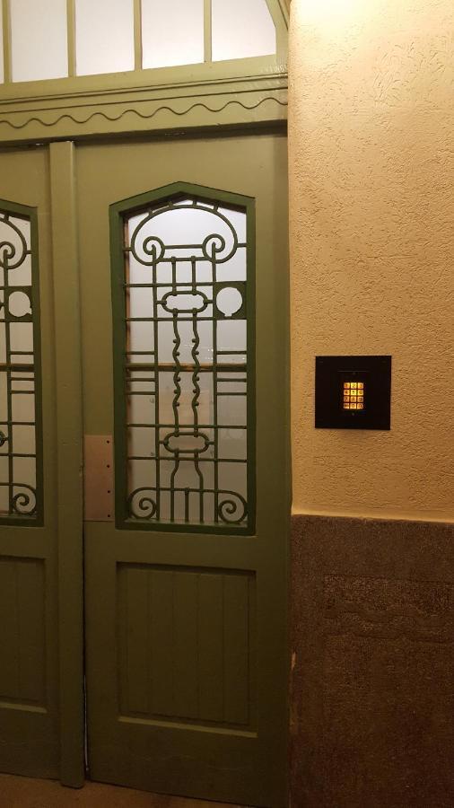 Central Gold Apartment Budapest Ngoại thất bức ảnh