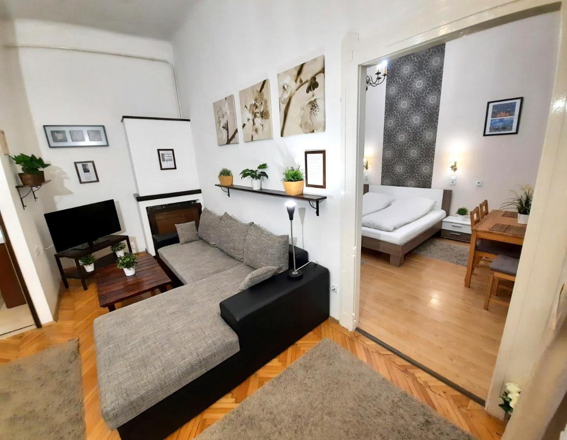 Central Gold Apartment Budapest Ngoại thất bức ảnh